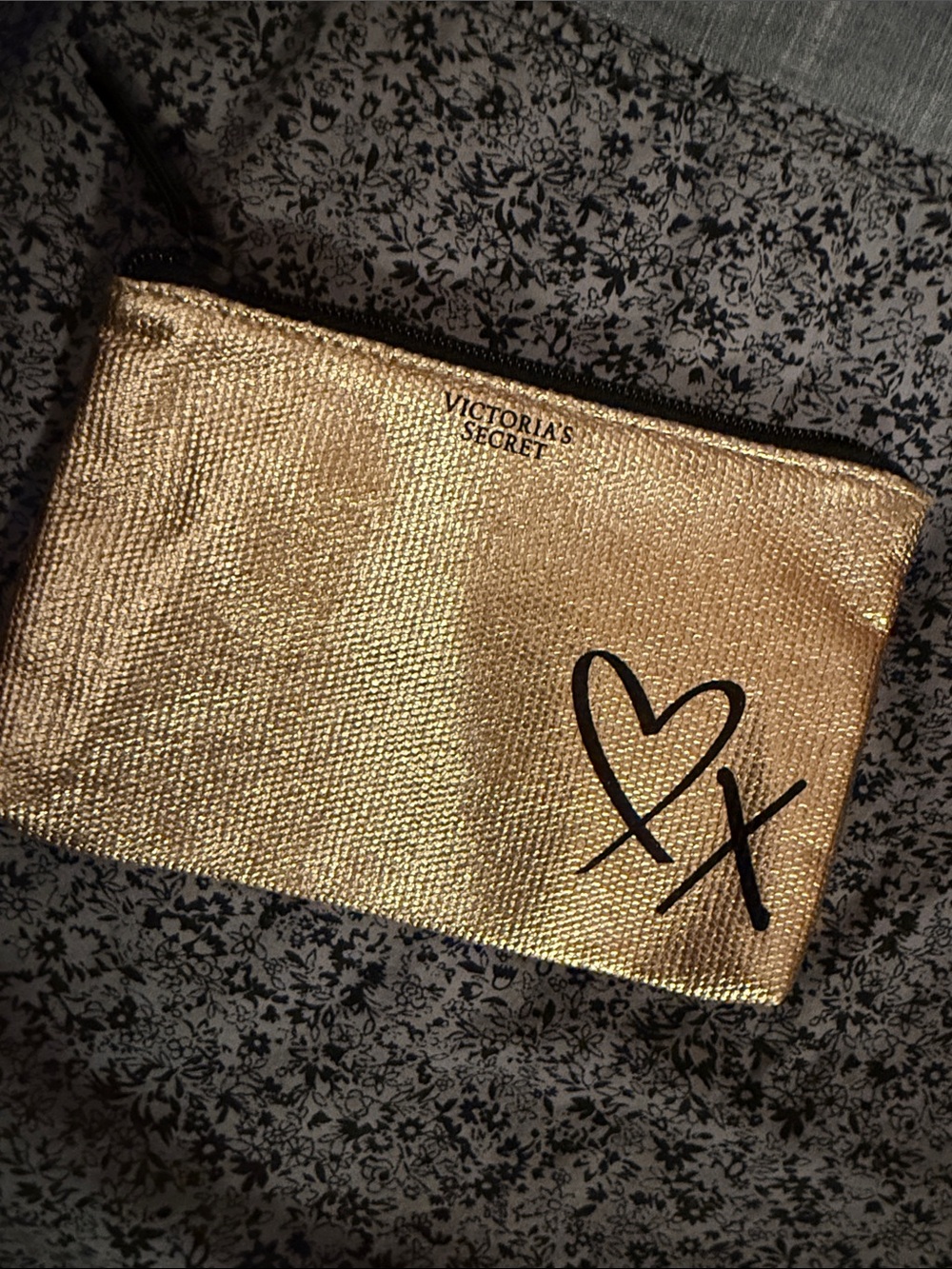 NEW VICTORIA SECRET COSMETICS BAG